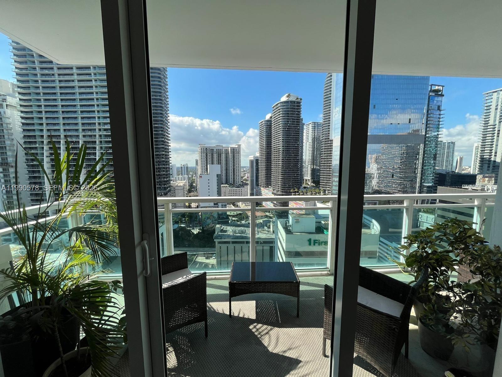 951 Brickell Ave # 2507