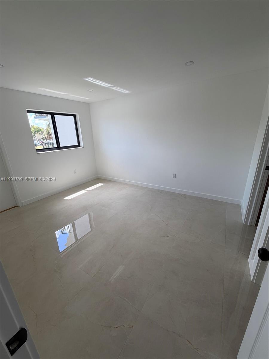 1820 W 53rd St # 201