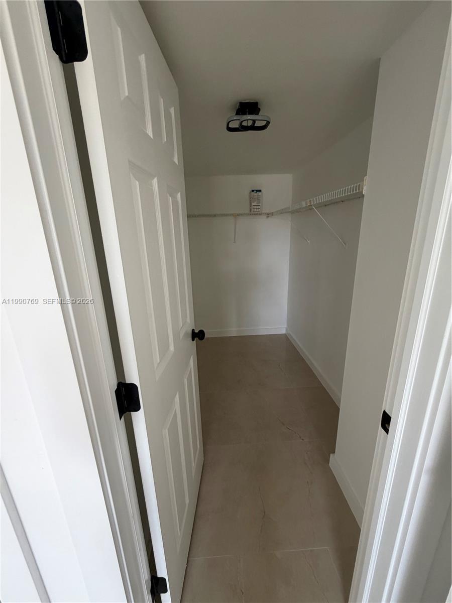 1820 W 53rd St # 201