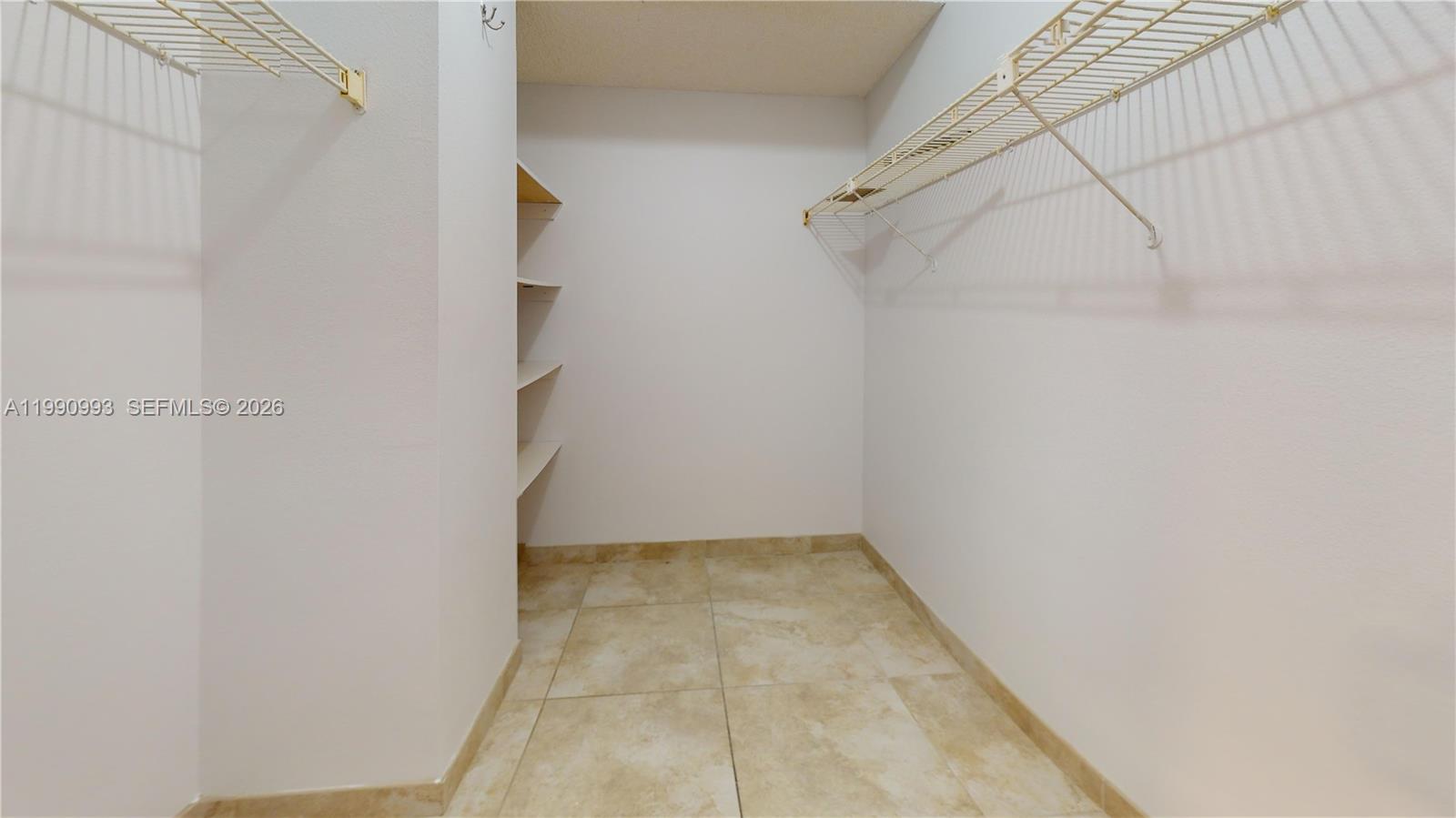 2500 PARKVIEW DR # 1909
