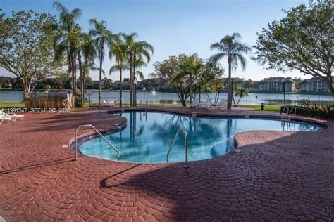 2861 N Oakland Forest Dr # 301