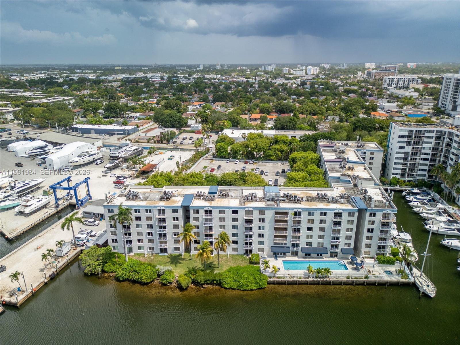 1720 NW N River Dr # 613