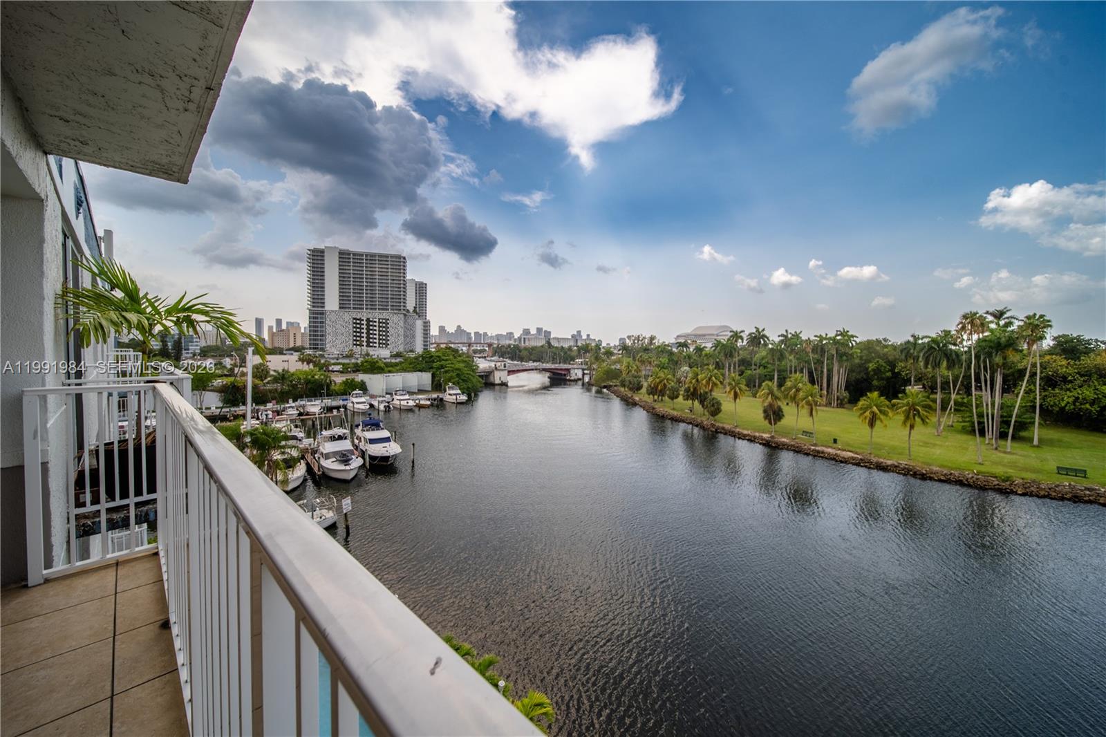 1720 NW N River Dr # 613