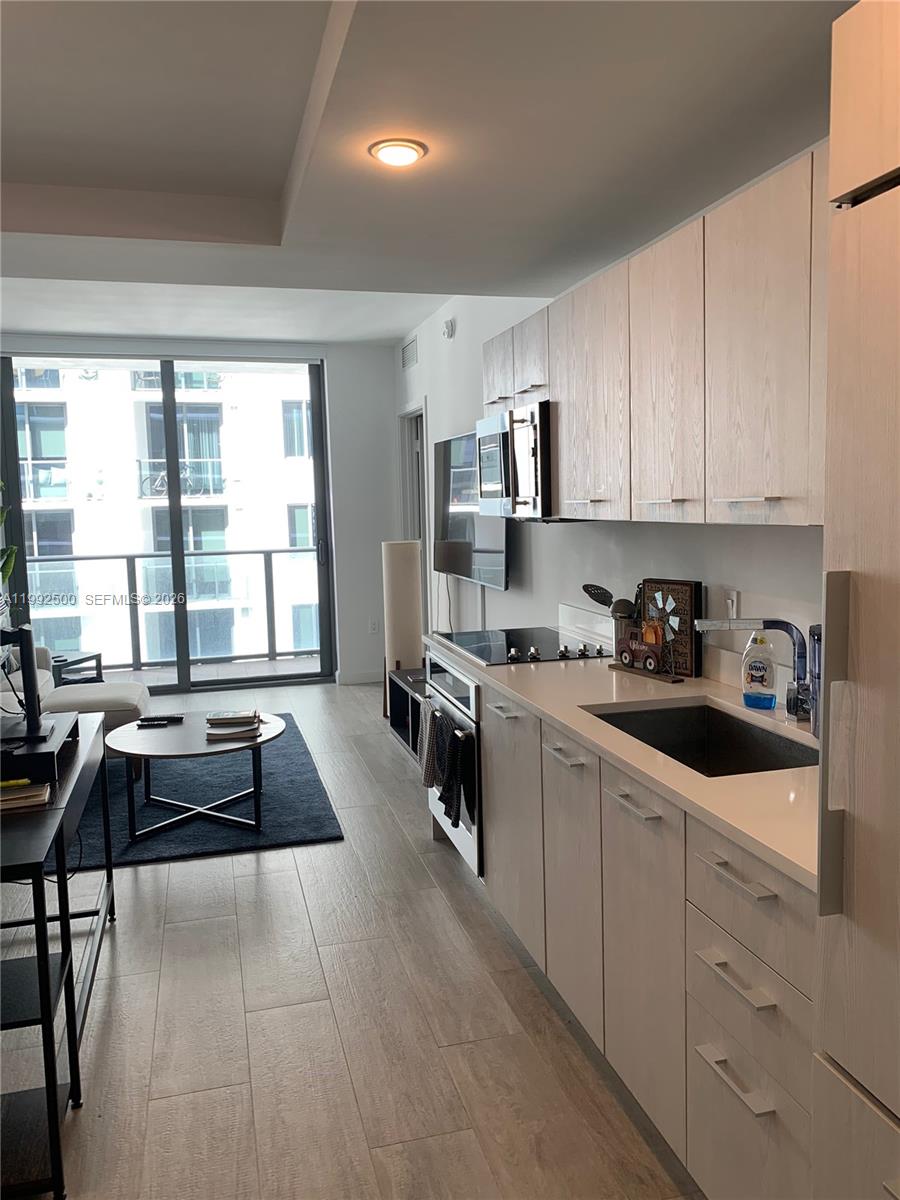 55 SW 9th St # 3709