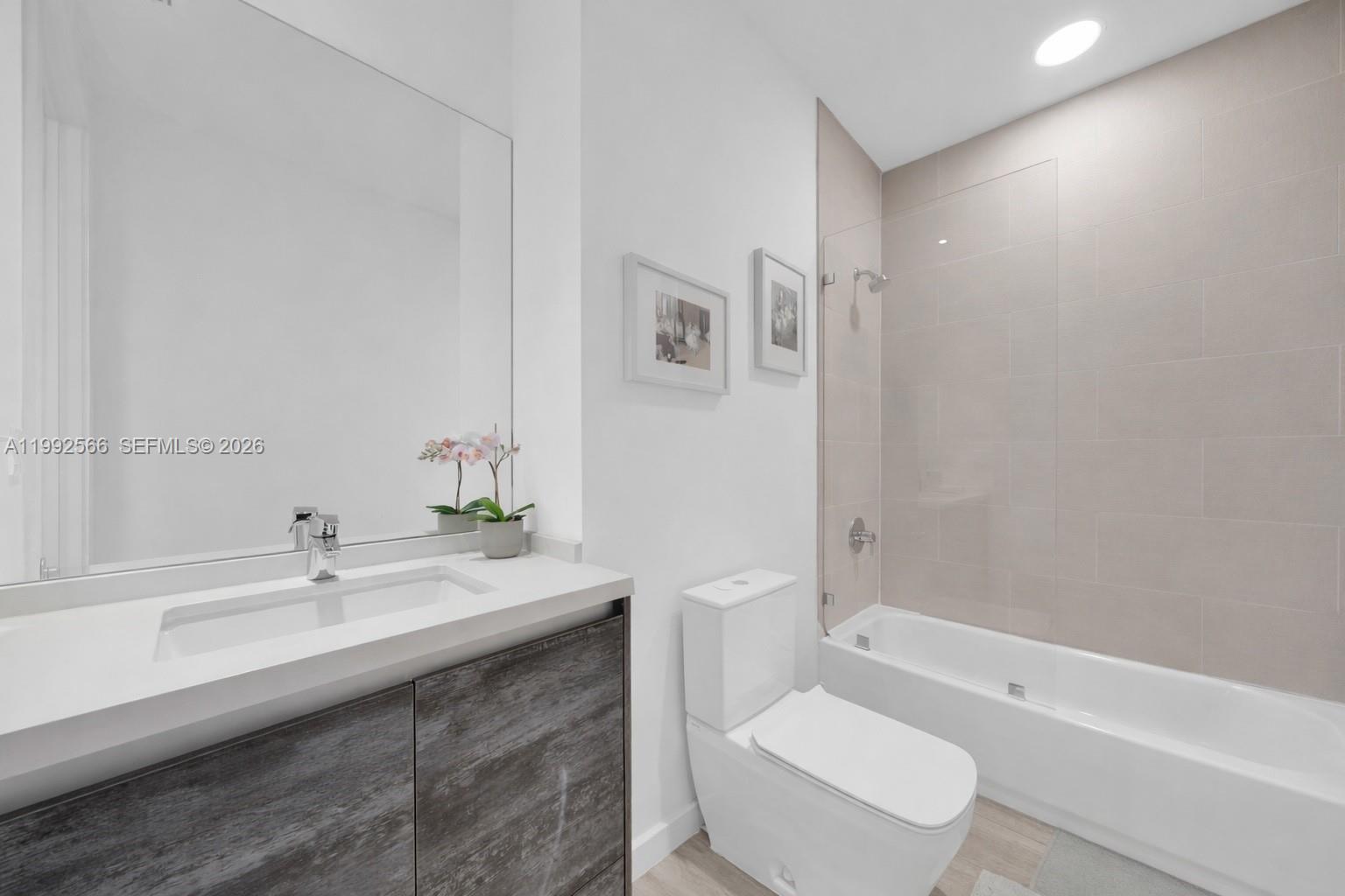 3156 SW 27th Ave # 501