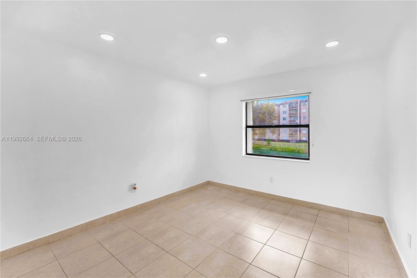 7668 SW 152nd Ave # 211 Unit: 2-211