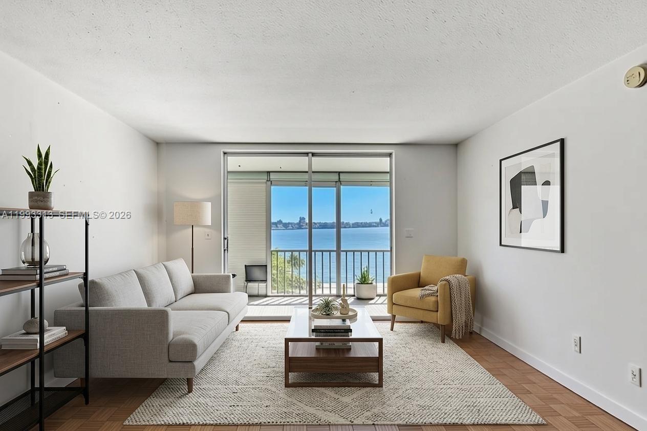 3010 Marcos Dr # R308