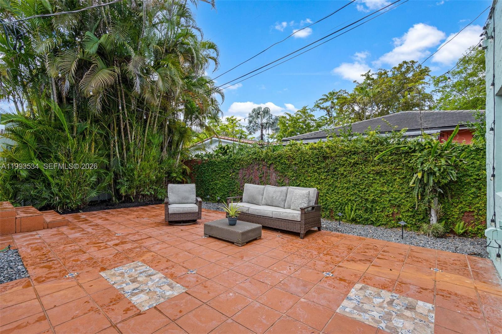 1209 La Mancha Ave