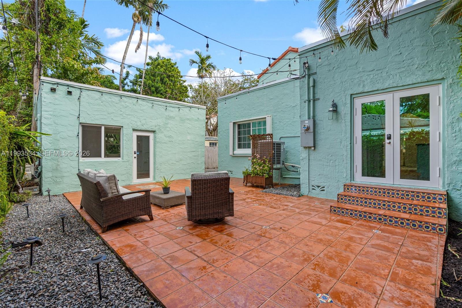 1209 La Mancha Ave