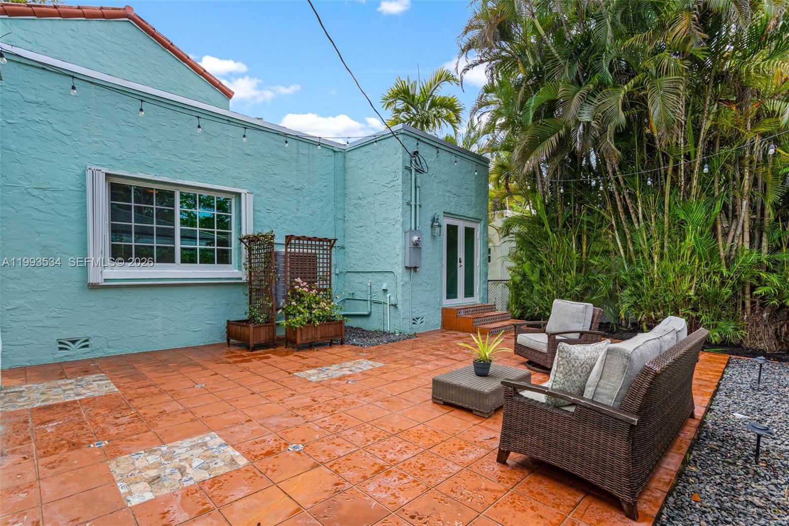 1209 La Mancha Ave
