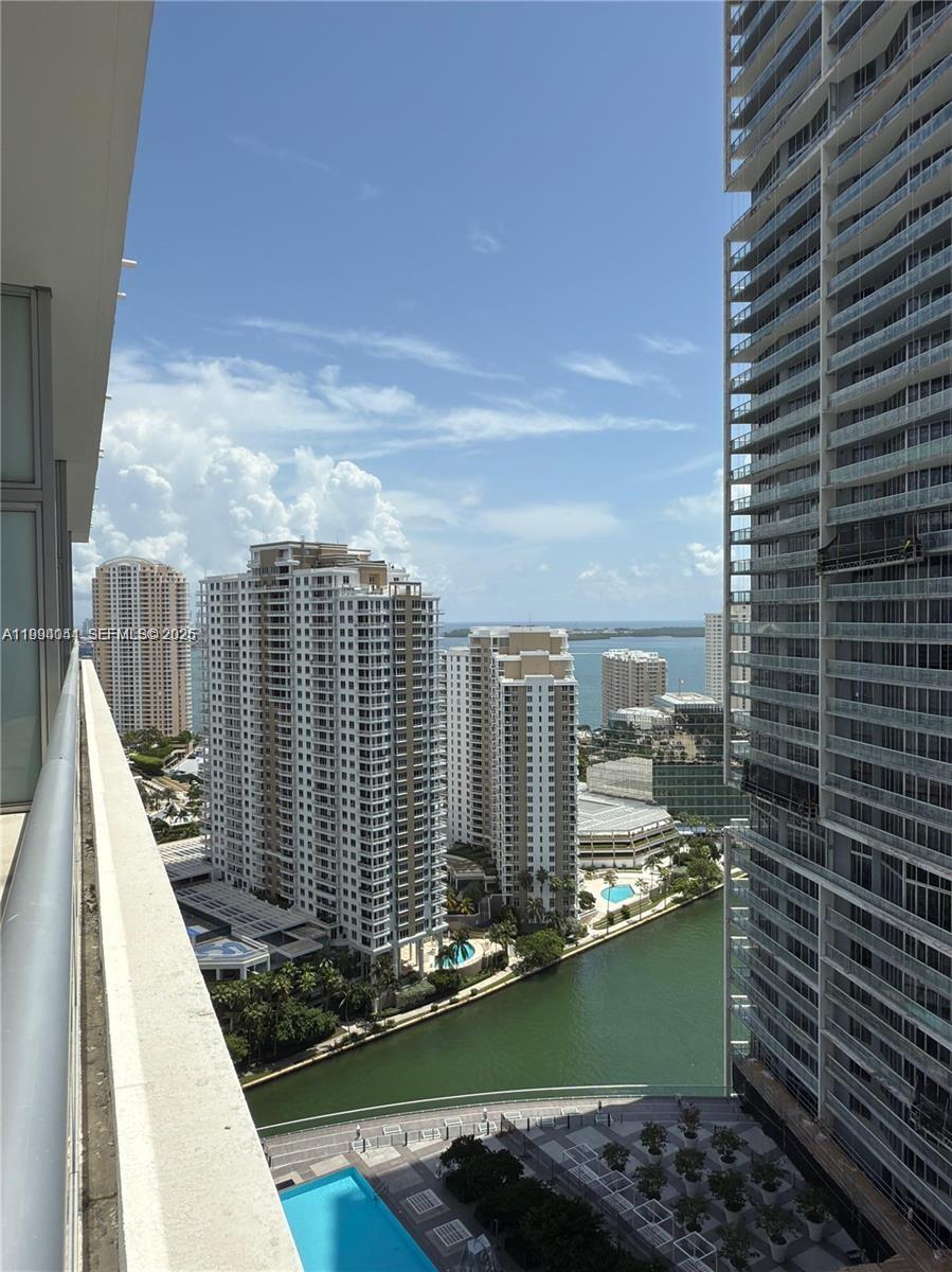 475 Brickell Ave # 2813