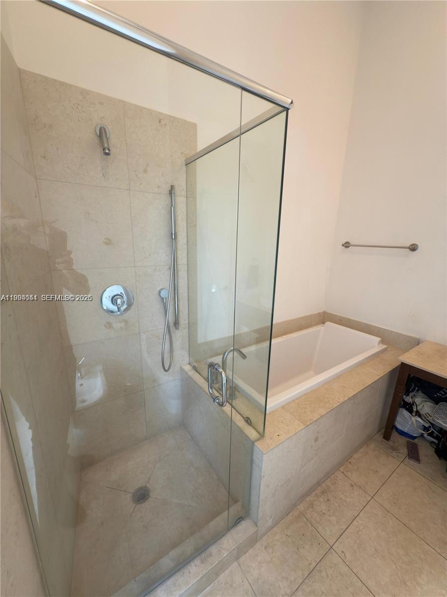 475 Brickell Ave # 2813