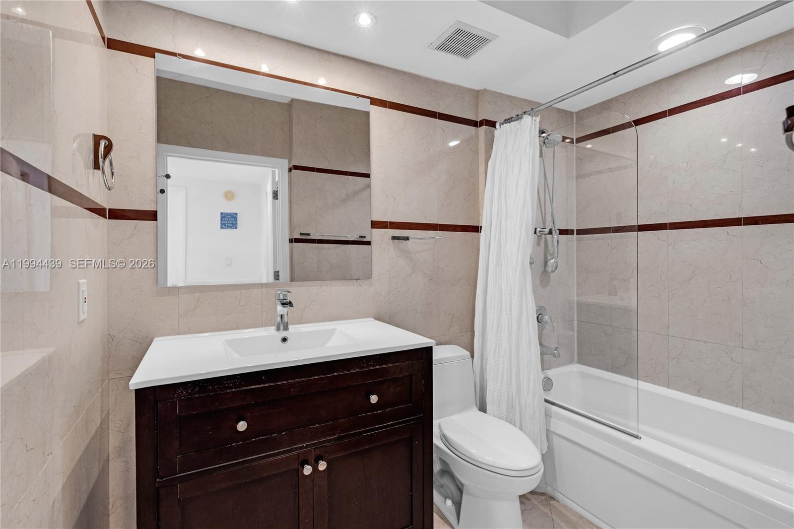 110 Washington Ave # 1712