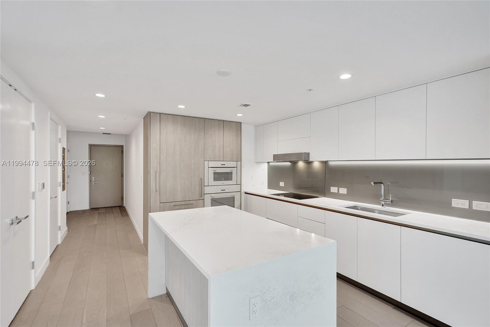 9221 E Bay Harbor Dr # 210