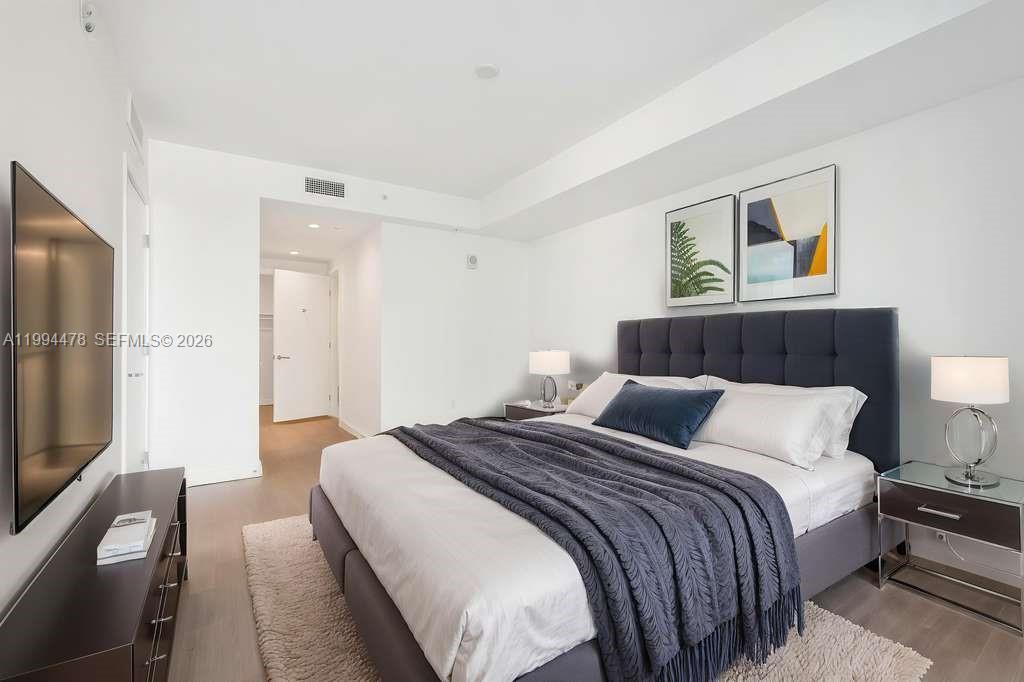 9221 E Bay Harbor Dr # 210