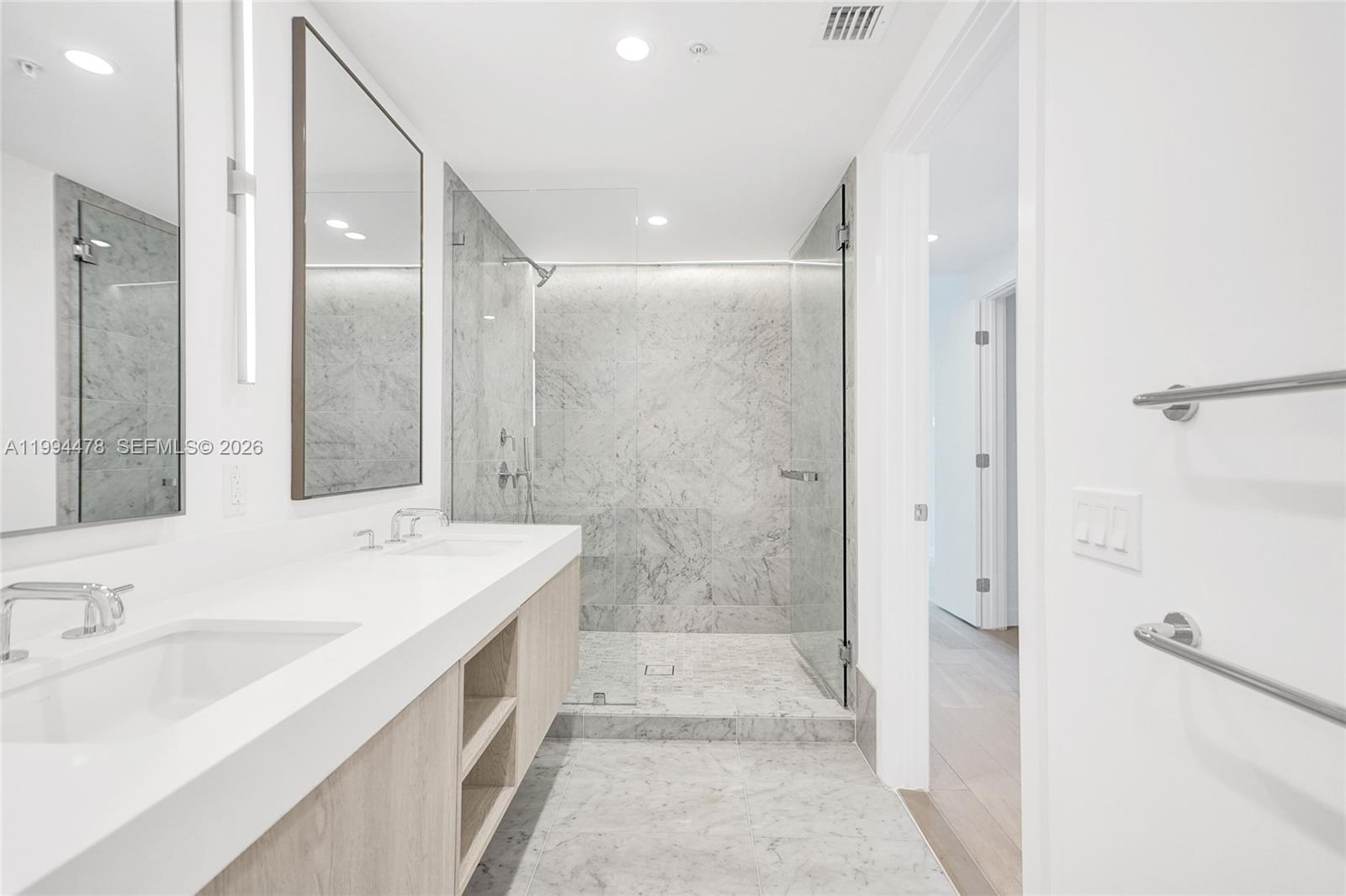 9221 E Bay Harbor Dr # 210