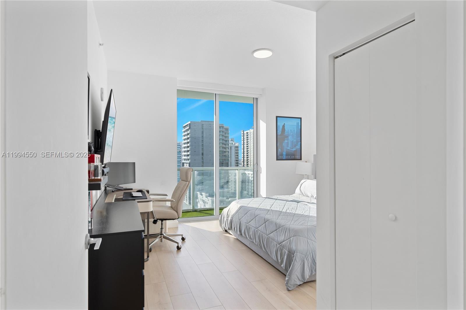 1111 SW 1st Ave Unit: 2114-N