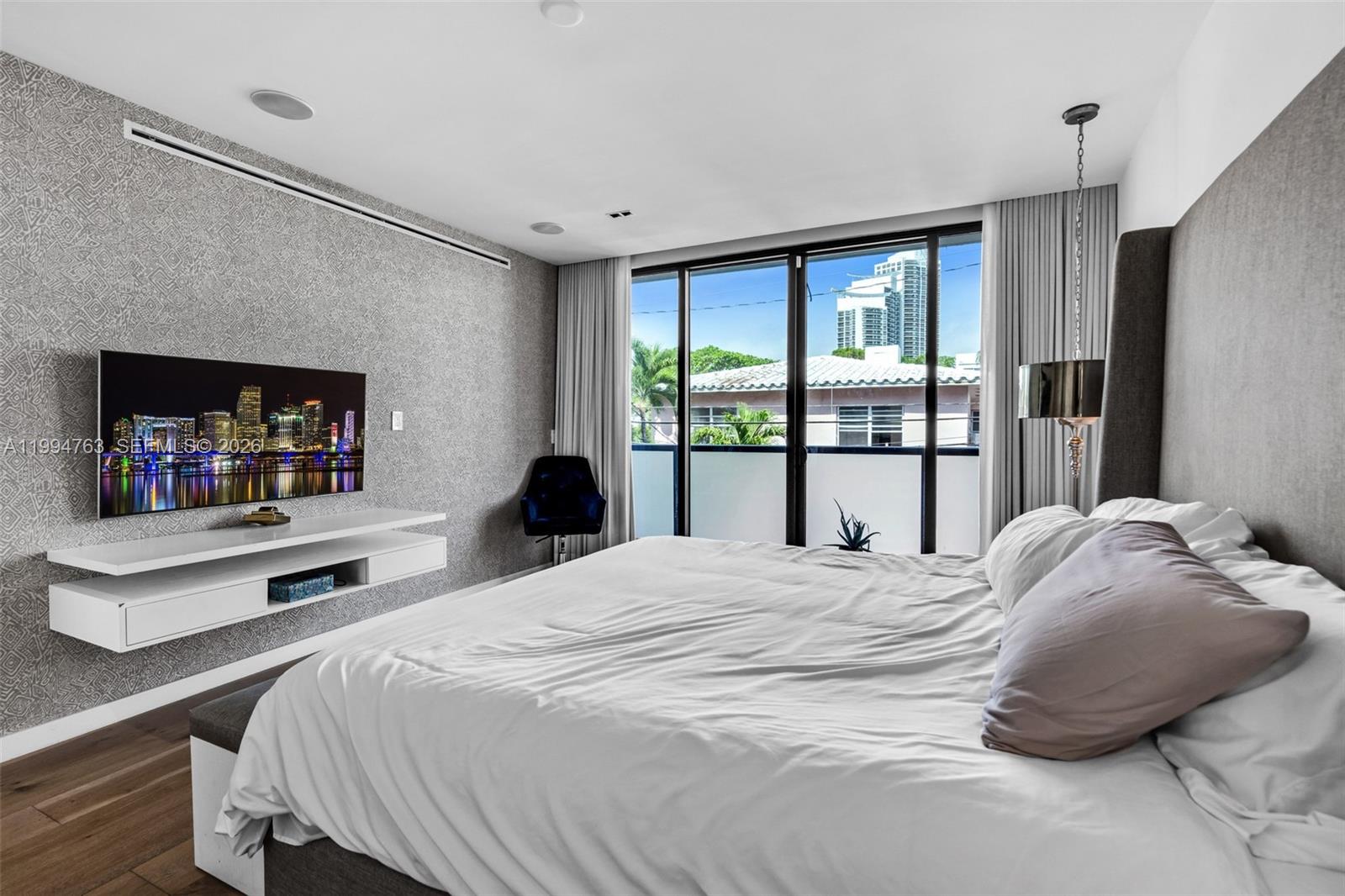 350 Meridian Ave # 202