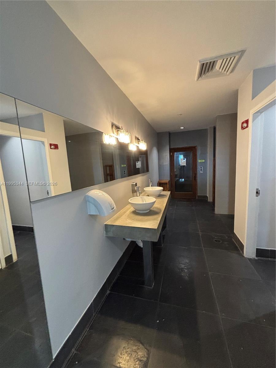 133 NE 2nd Ave # 2112