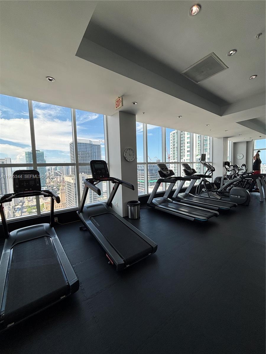 133 NE 2nd Ave # 2112