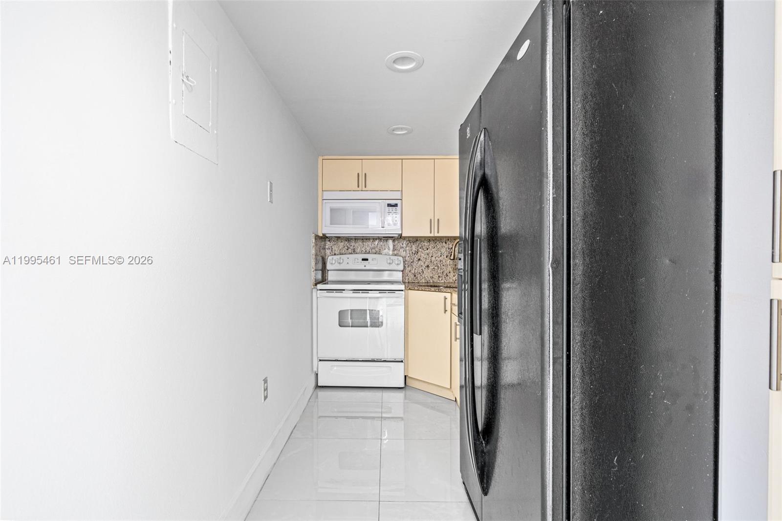 4801 NW 7th St # 16 Unit: 407-16