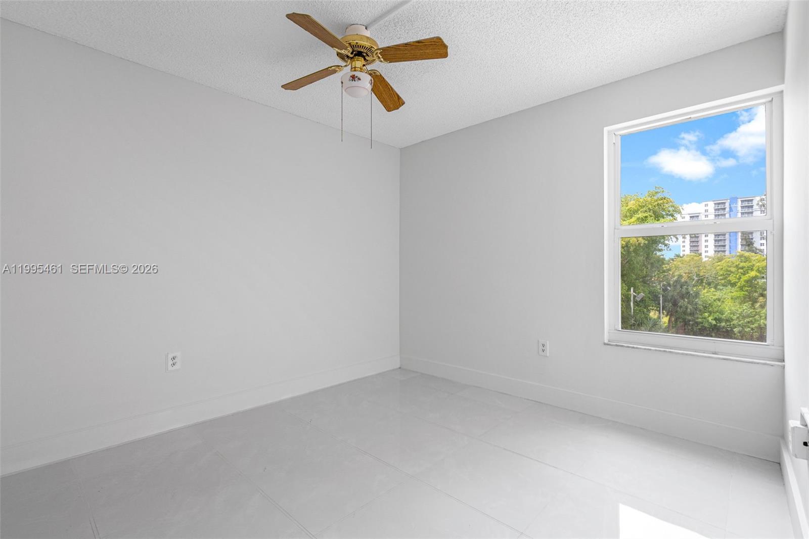 4801 NW 7th St # 16 Unit: 407-16