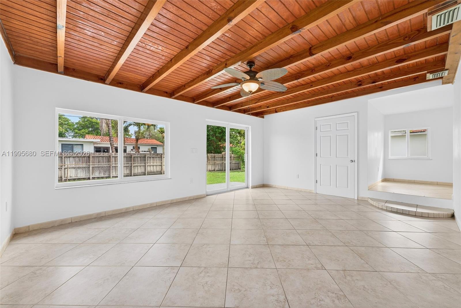 6447 SW 10th St Unit: .