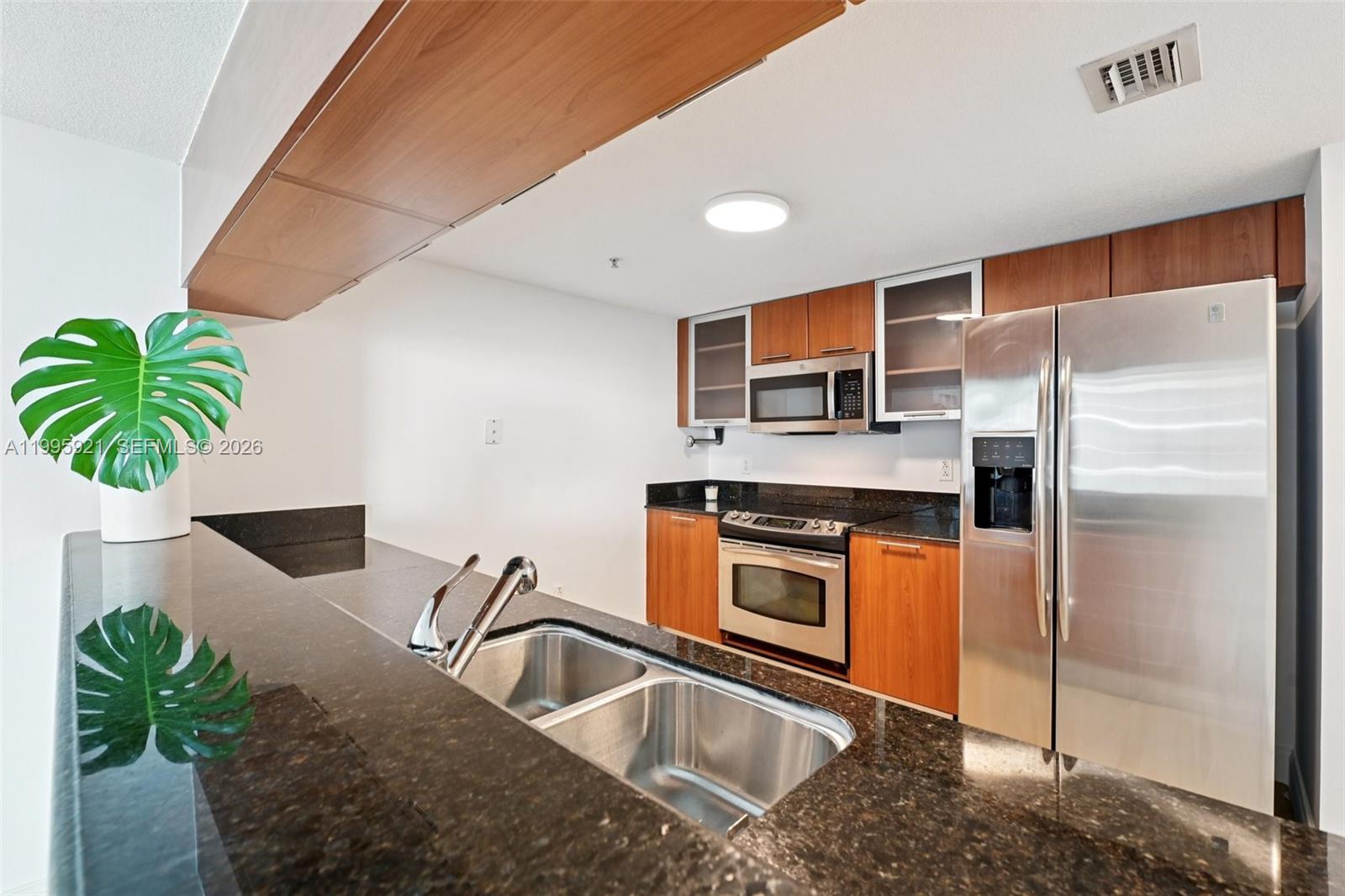 1800 N Bayshore Dr # 2811