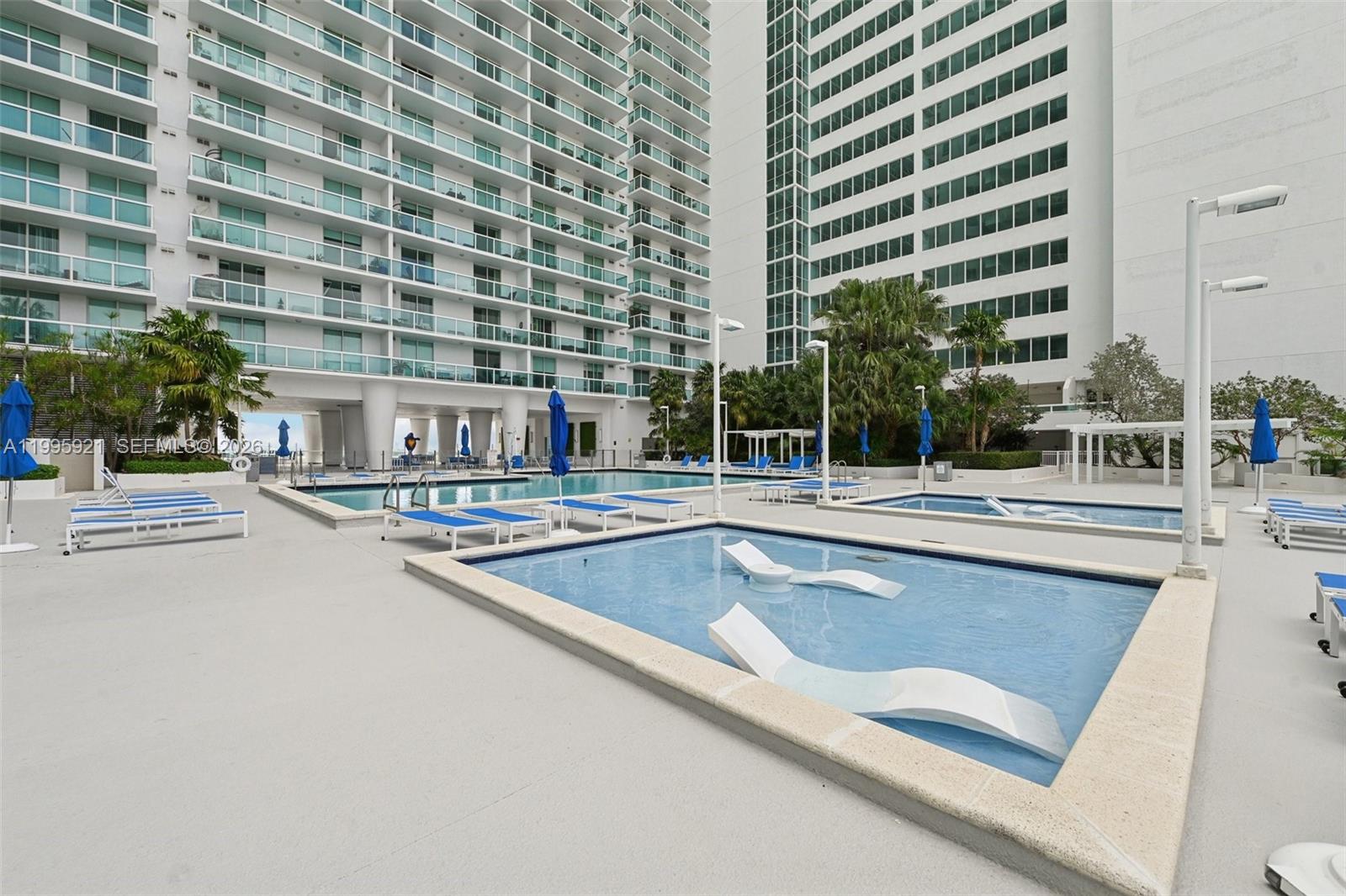 1800 N Bayshore Dr # 2811