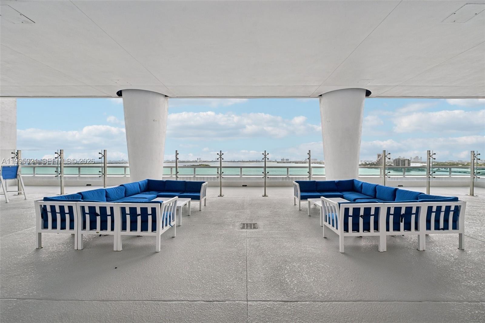1800 N Bayshore Dr # 2811