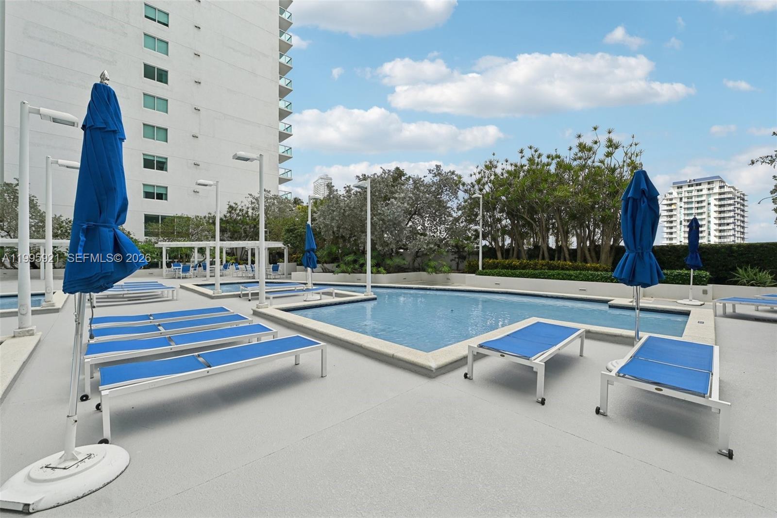 1800 N Bayshore Dr # 2811