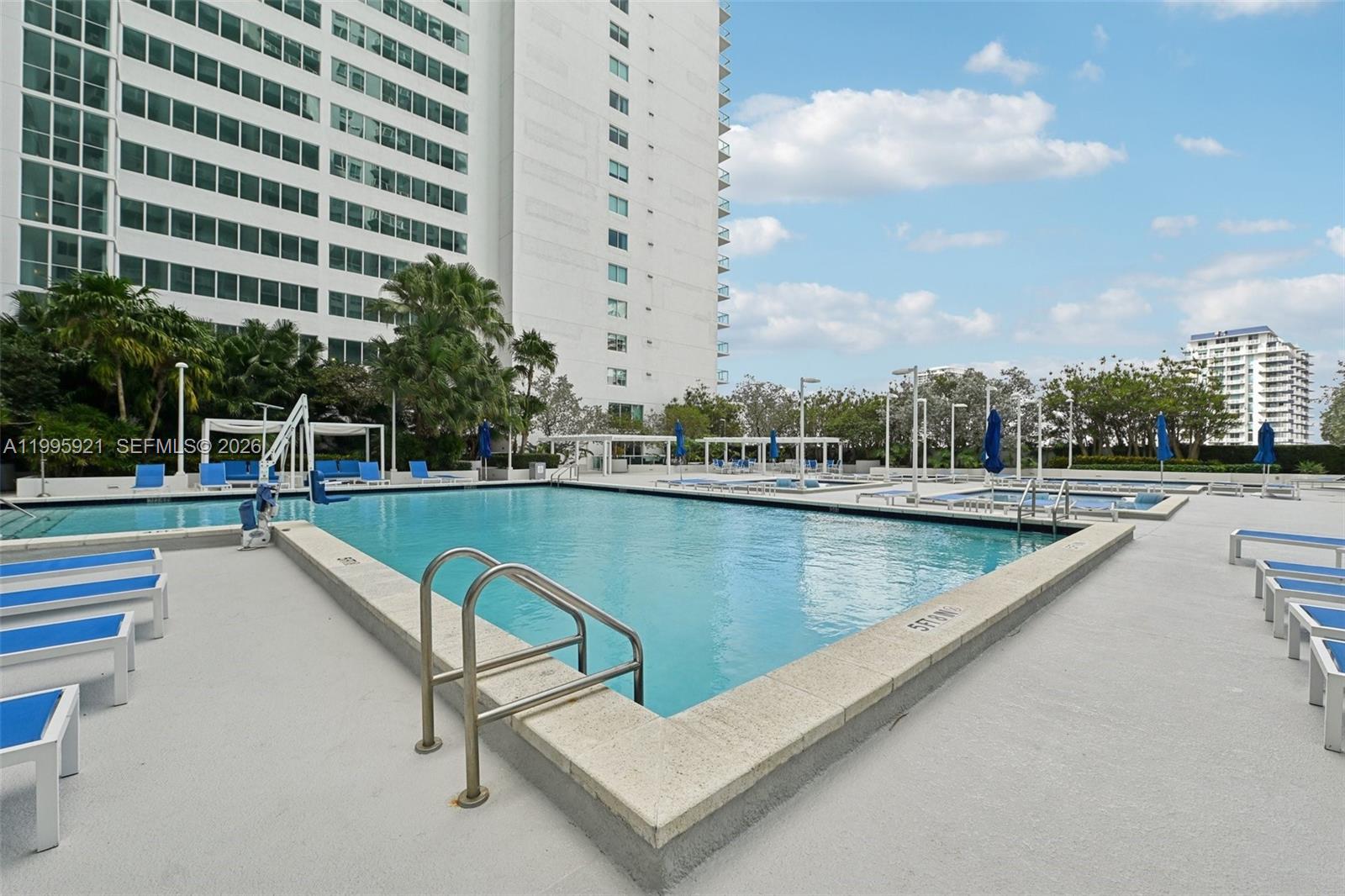 1800 N Bayshore Dr # 2811
