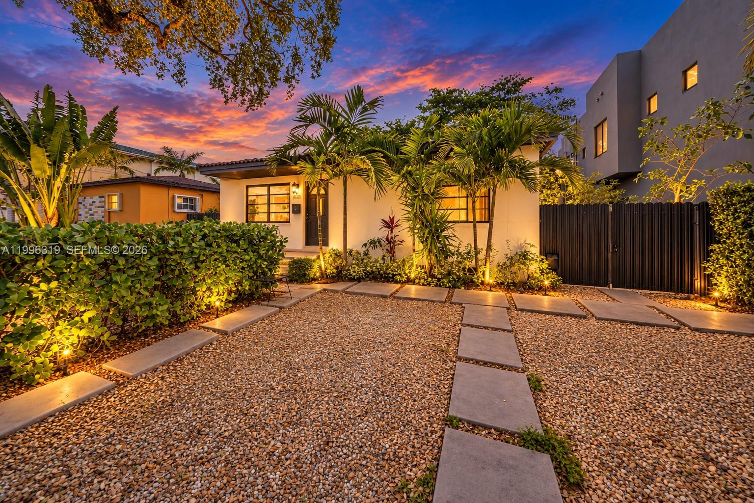 3033 Hibiscus St