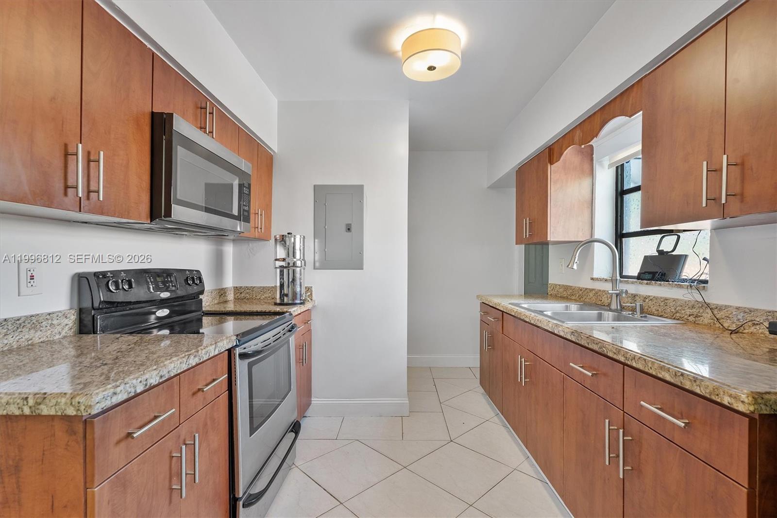 1440 NE 148th St