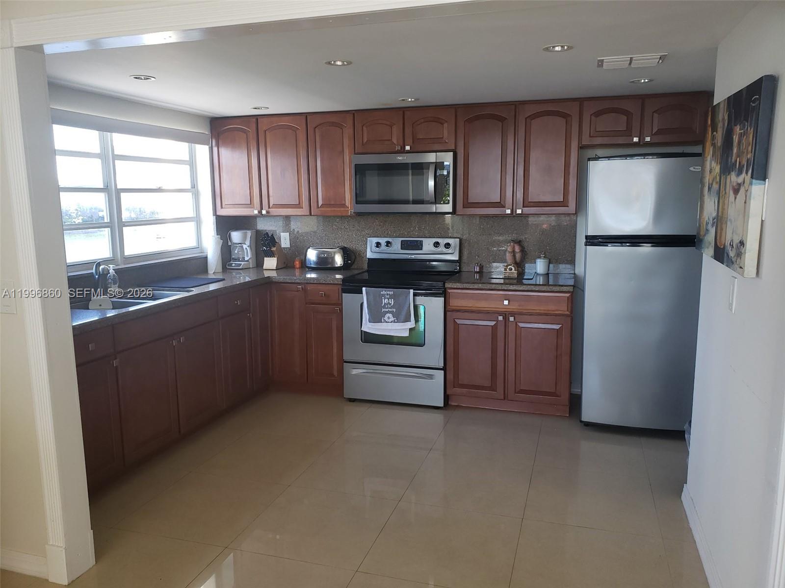 1817 S Ocean Dr # 221