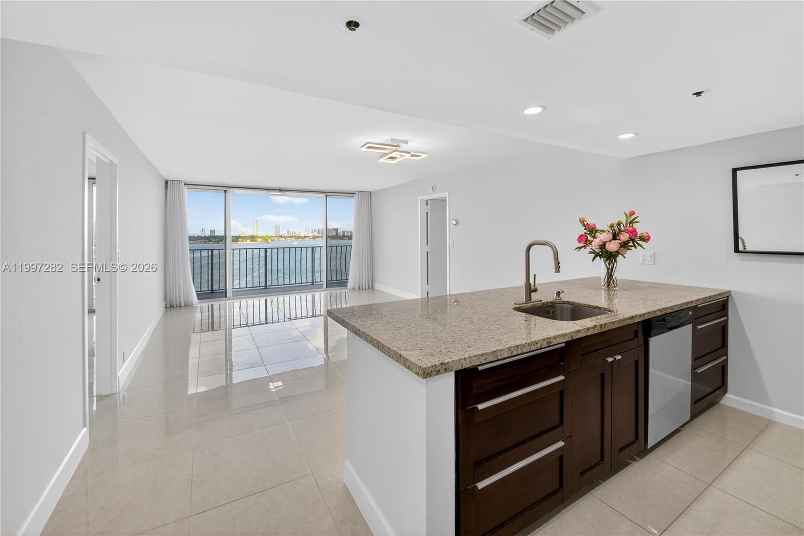 7601 E Treasure Dr # 1119