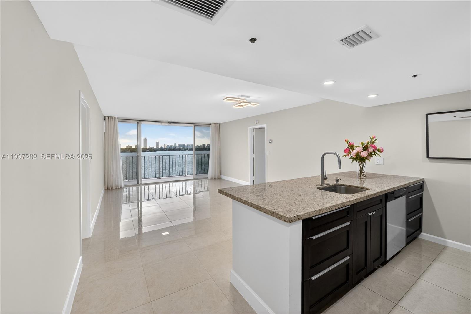 7601 E Treasure Dr # 1119
