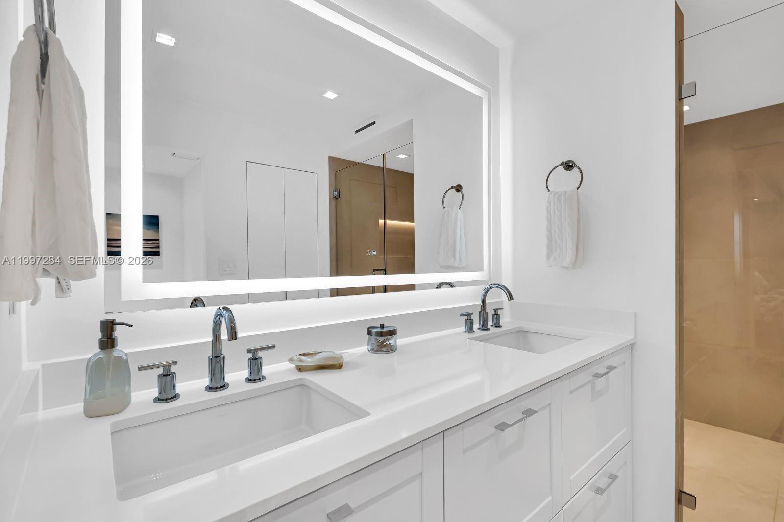 199 Ocean Lane Dr # 602