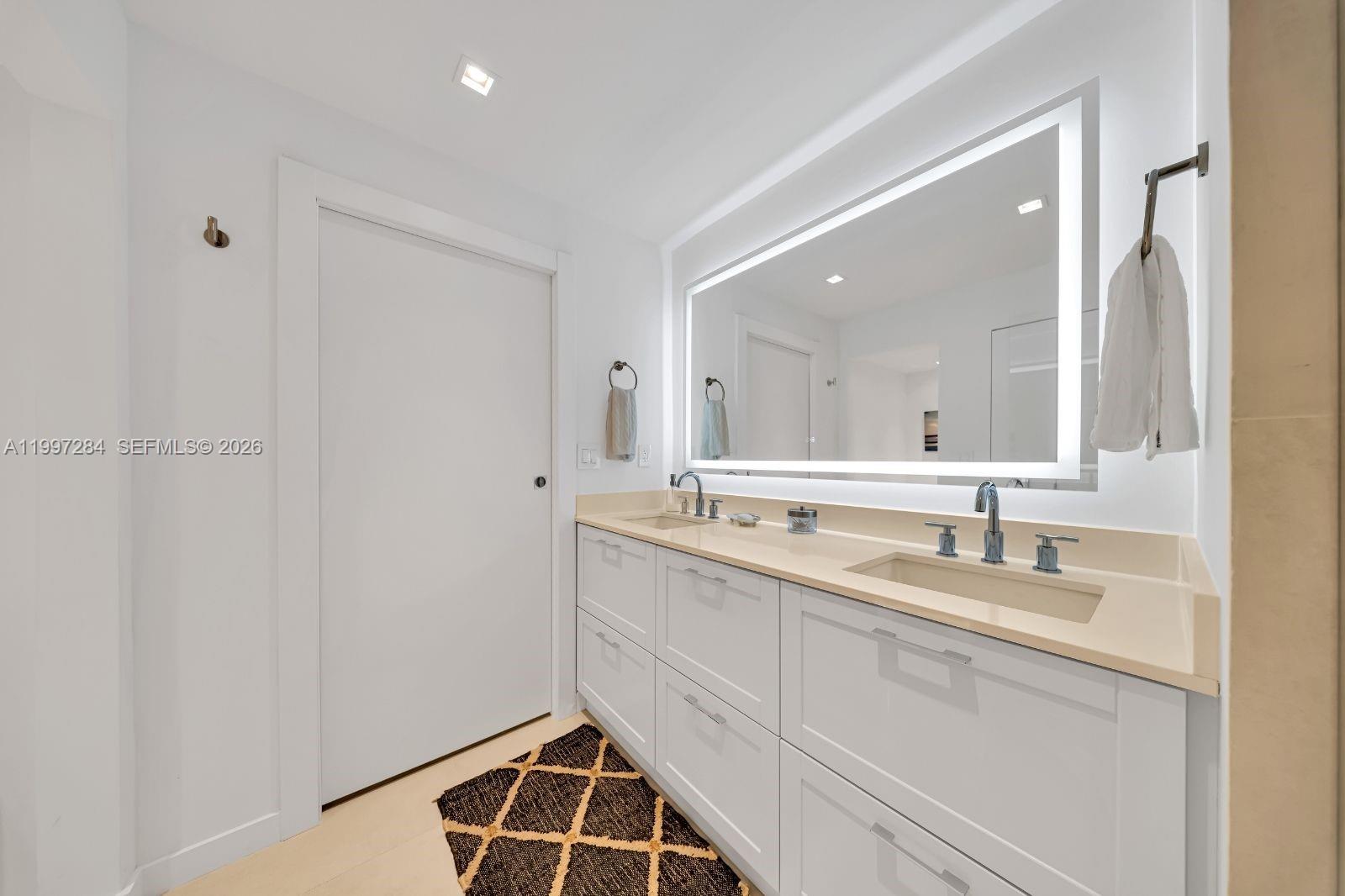 199 Ocean Lane Dr # 602