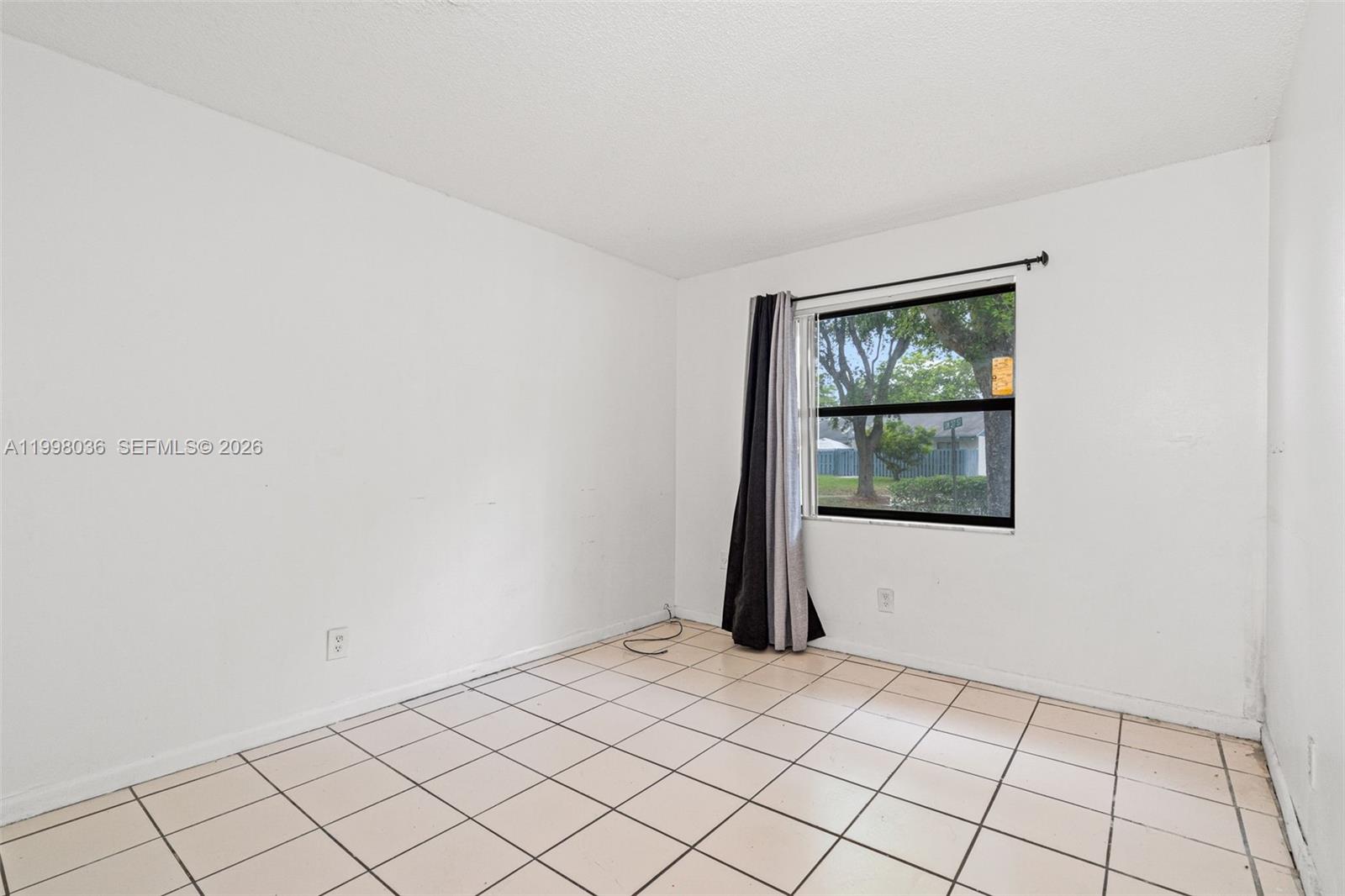 6916 SW 37th St # C Unit: 1-C