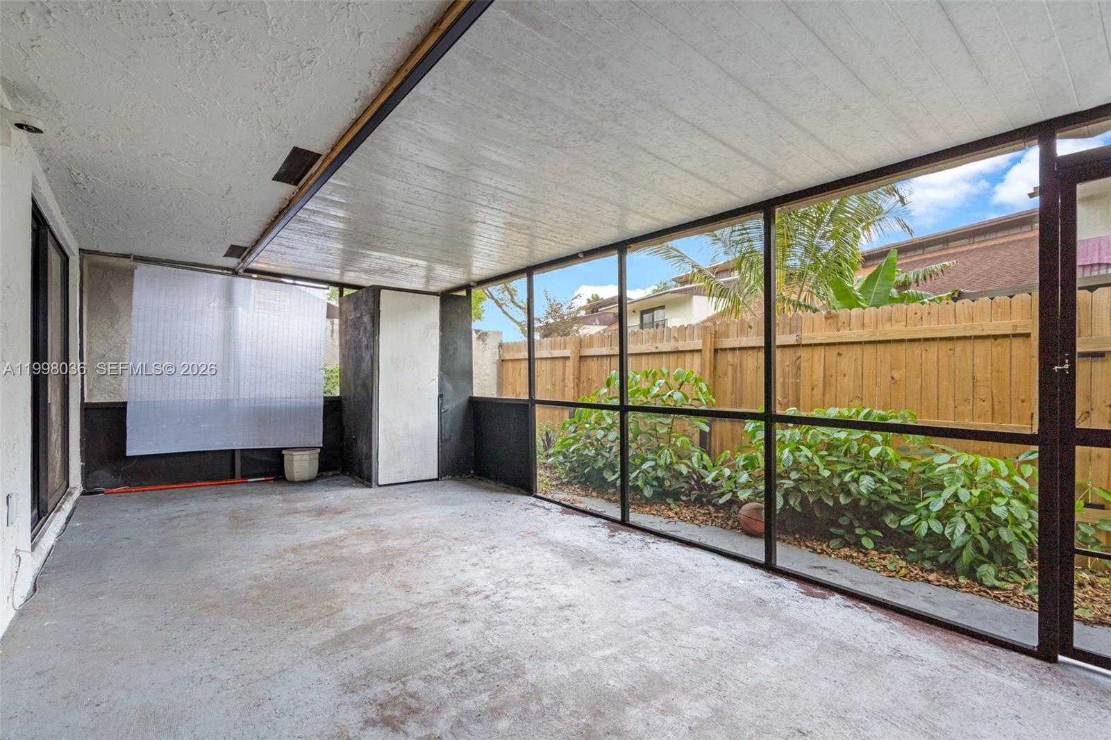 6916 SW 37th St # C Unit: 1-C