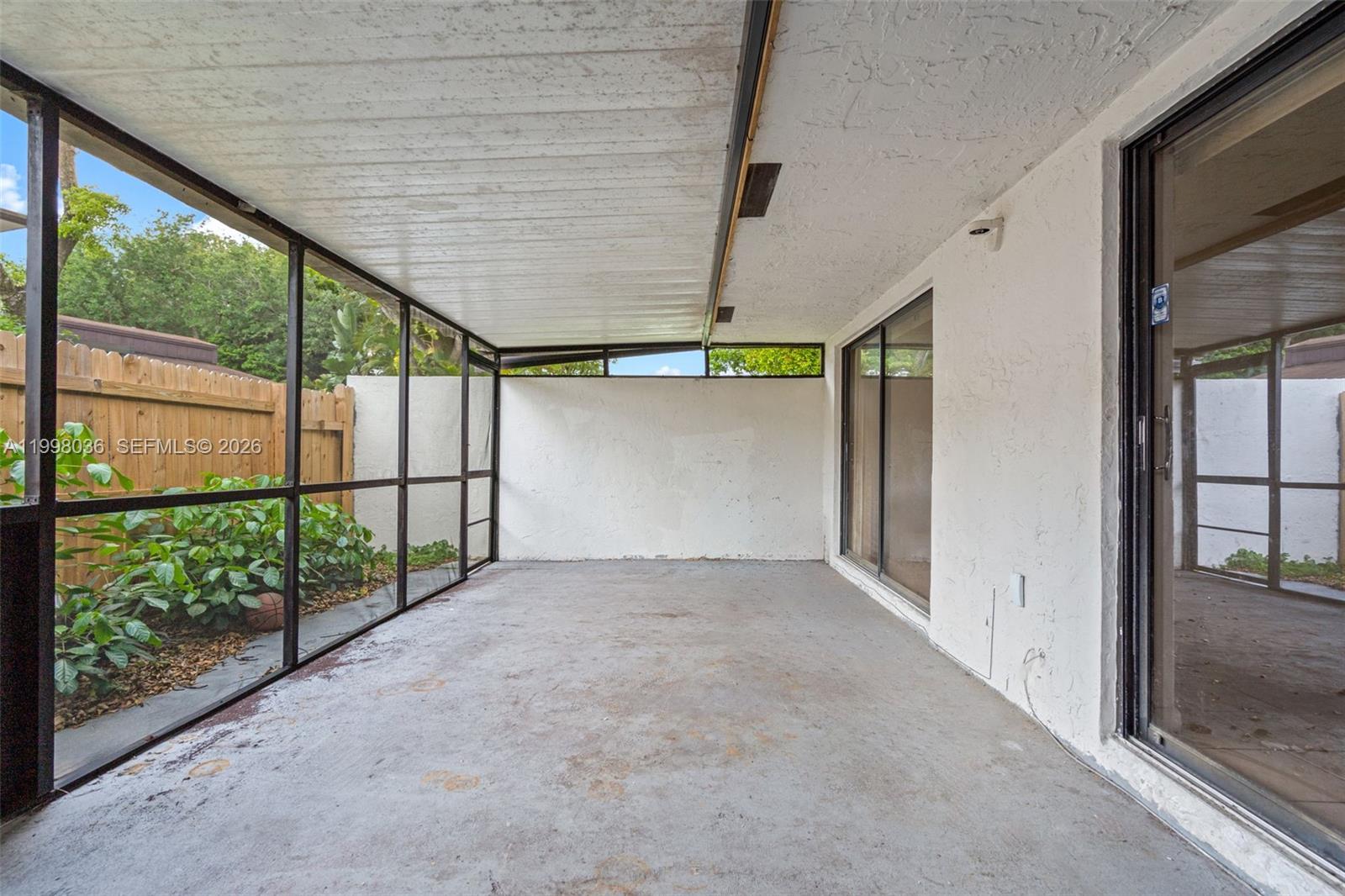 6916 SW 37th St # C Unit: 1-C