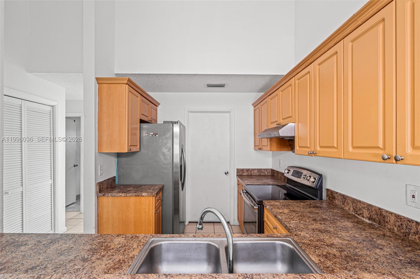 6916 SW 37th St # C Unit: 1-C