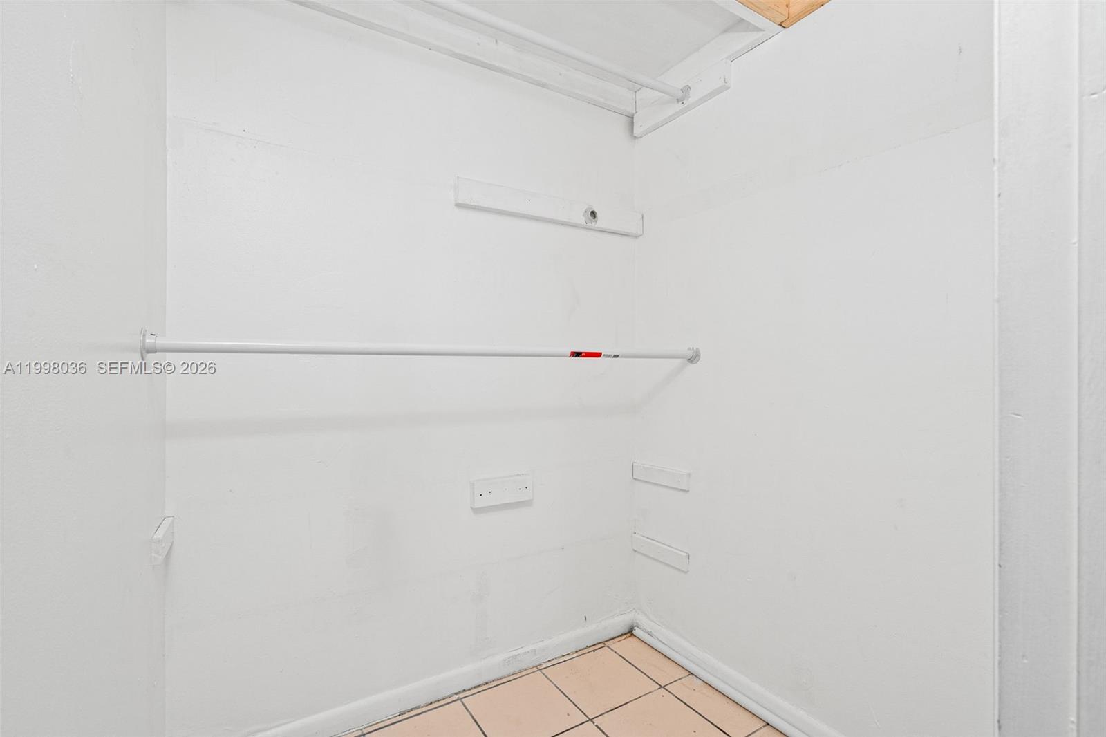 6916 SW 37th St # C Unit: 1-C