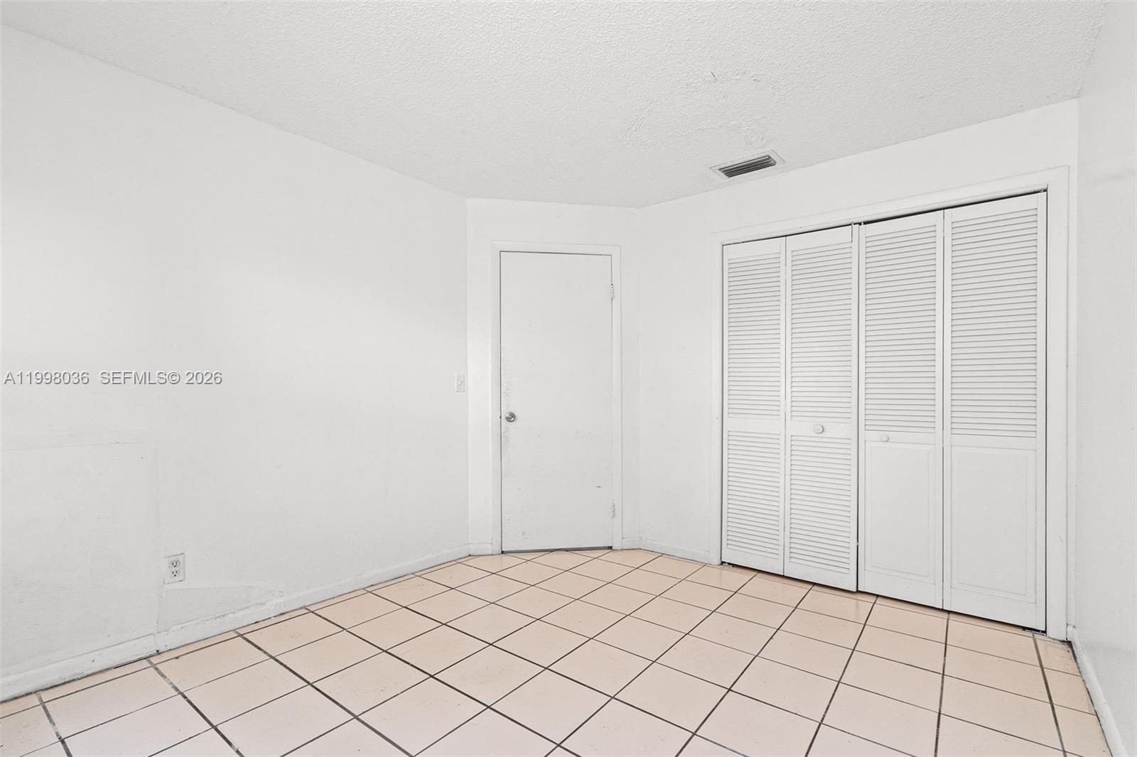 6916 SW 37th St # C Unit: 1-C