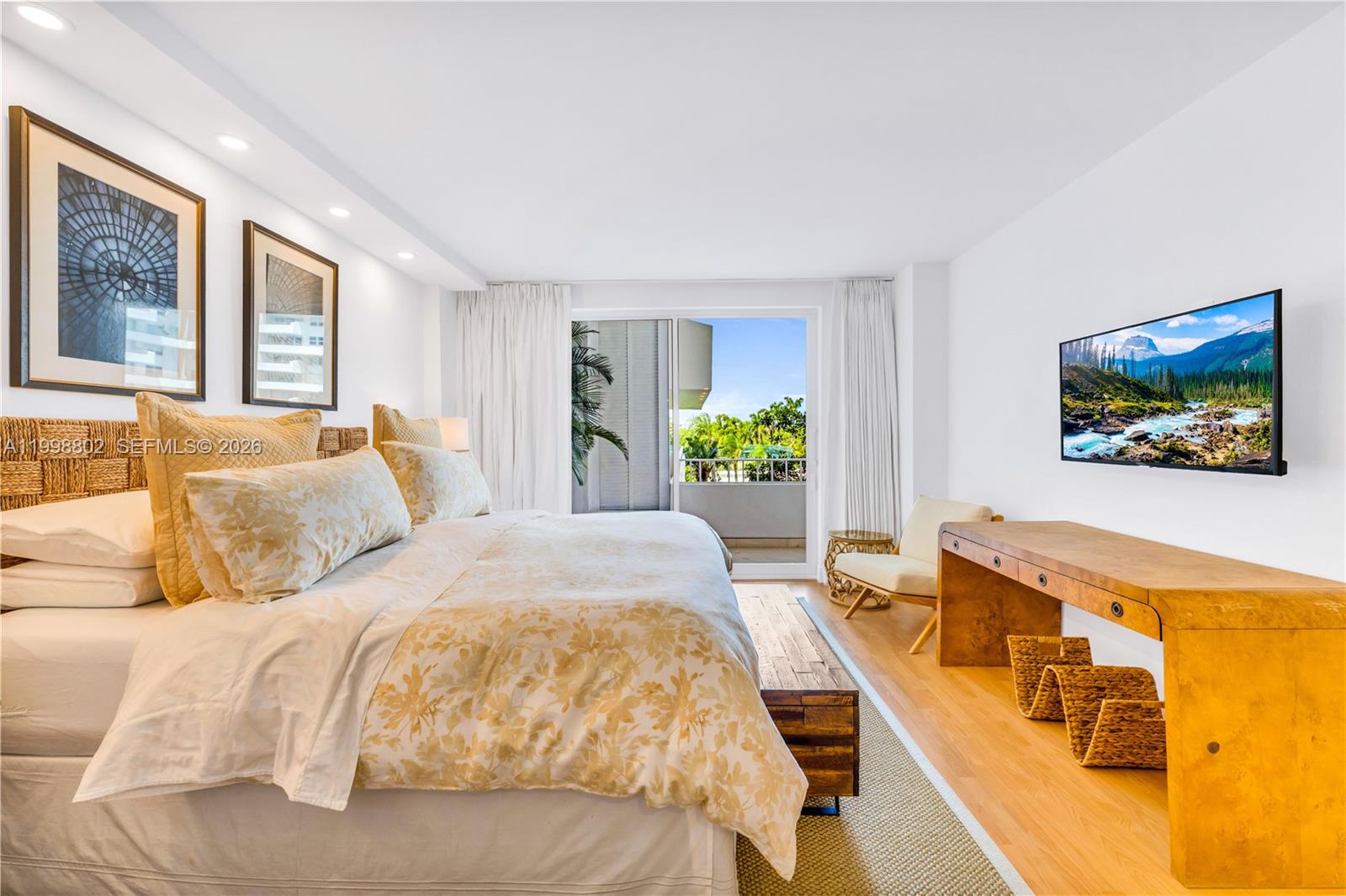 199 Ocean Lane Dr # 306