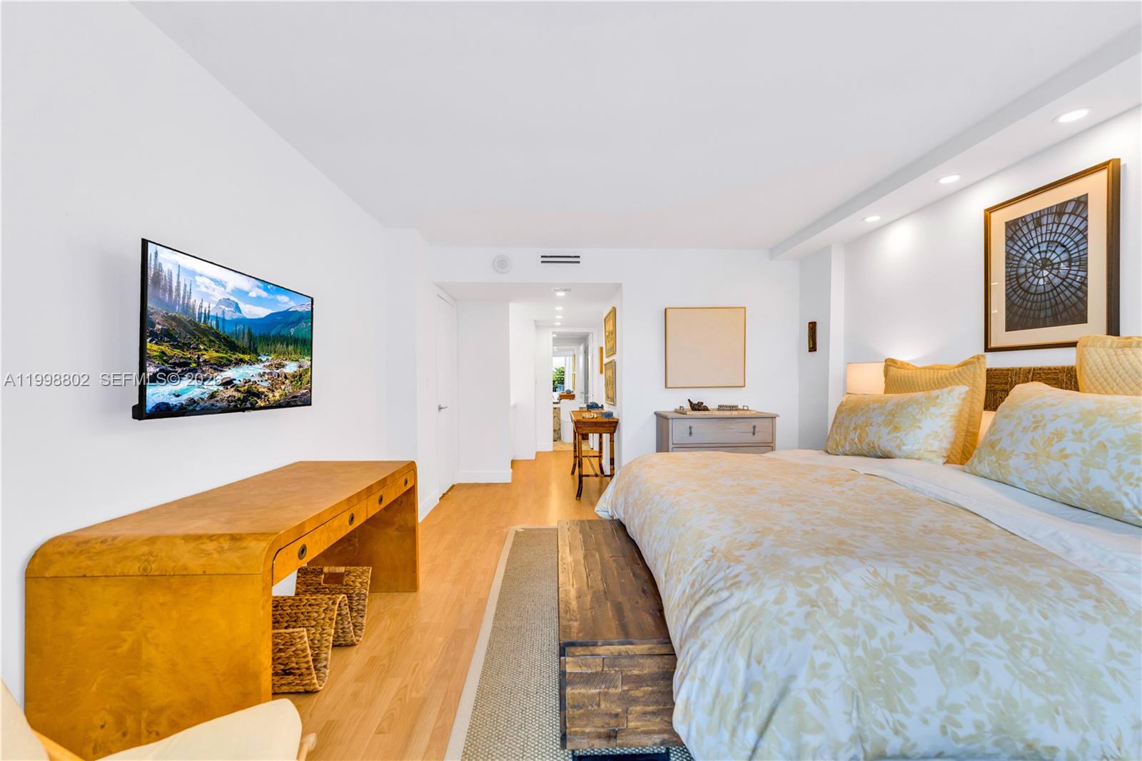 199 Ocean Lane Dr # 306