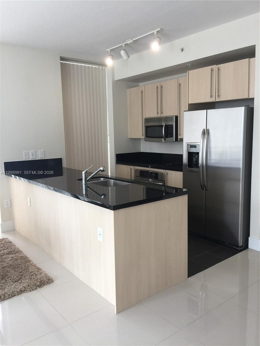 79 SW 12th St Unit: 1406-S