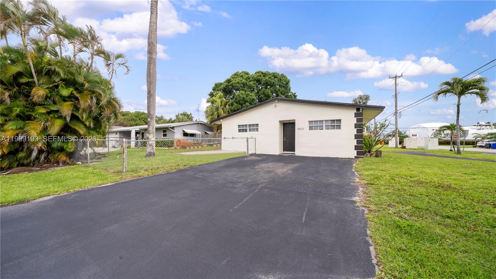 1501 SW 21st St # 2 Unit: 1-2