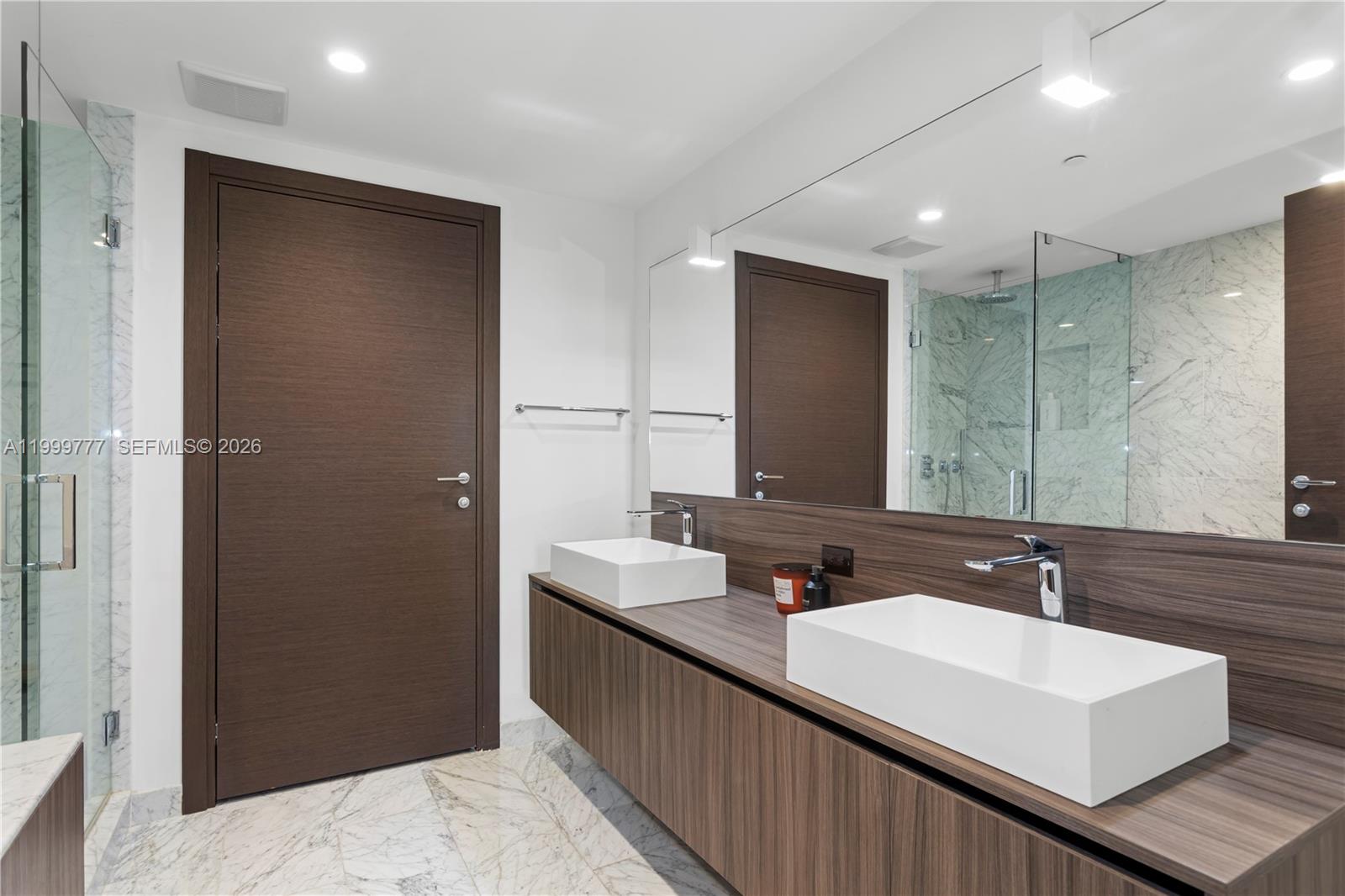 1000 Brickell Plz # 2003